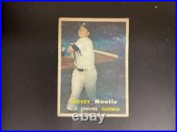 1957 TOPPS # 95 MICKEY MANTLE NEW YORK YANKEES Well Centered