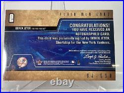 Derek Jeter 2003 Flair Signature (AUTO) Jumbo Swatch 295/312 New York Yankees