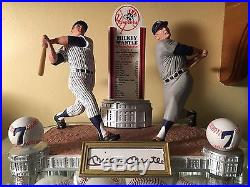 Mickey Mantle signed Sports Impressions Switch Hit Cold Cast Figurine #563/975