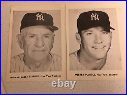 New York Yankees 1960 Photo Pack (12 Cards) Original Envelope Mantle Berra Ford