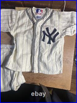 Vintage 1968 New York Yankees Wool Children's Boys S Baseball Uniform Post NY