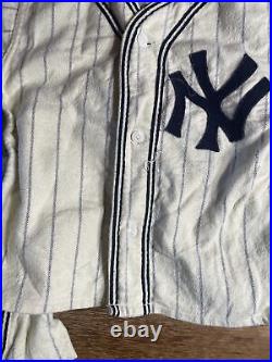 Vintage 1968 New York Yankees Wool Children's Boys S Baseball Uniform Post NY