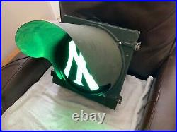 Vintage NEW YORK YANKEES Baseball Light Up Traffic Sign Signal MLB COLLECTOR