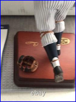 Yogi Berra New York Yankees Danbury Mint Statue In Original Box & Papers